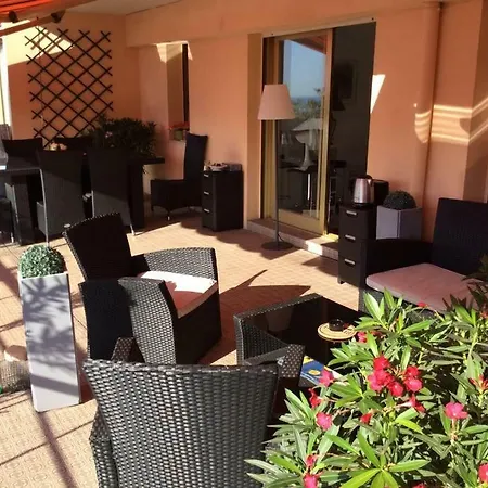 Apartamento Studio Avec Vue Panoramique Sur La Baie De Cannes *